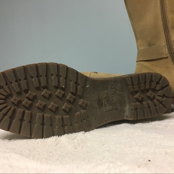 Wanderlust Women’s Mid Calf Tan Leather Winter Boot with Fur & Buckle Accent - Picture 4 of 8